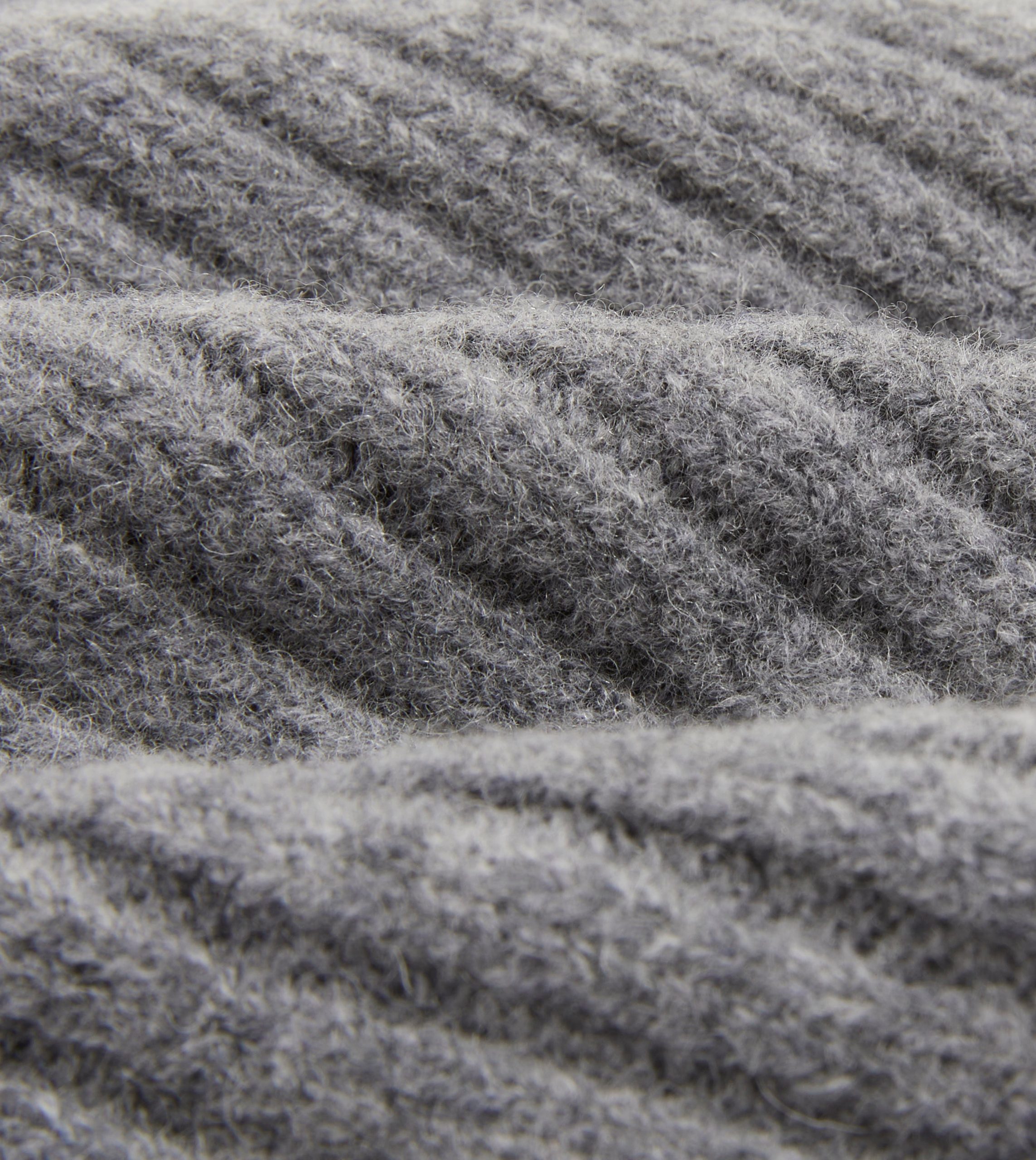 Grey Lambswool Ribbed Knit Cap - Image 2